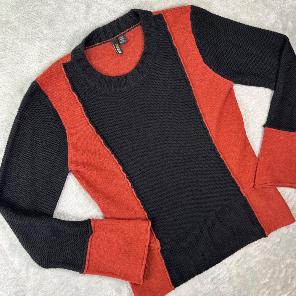 PowWow‎ Women's Colorblock Sweater Size S Black Rust Flared Cuffs Ribbed Knit